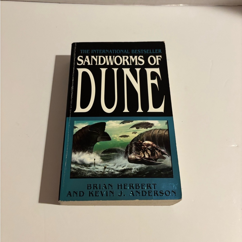 Sandworms of Dune Paperback